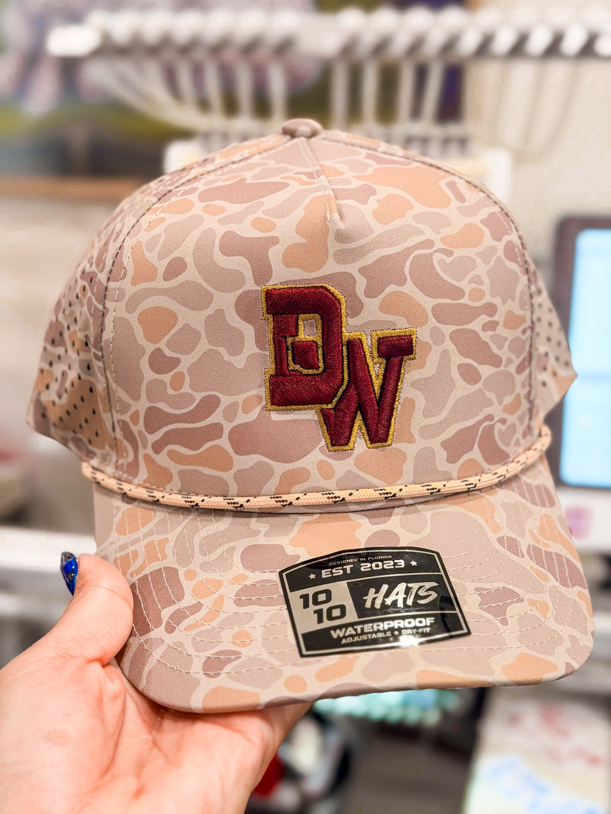DW puff 10/10 Camo Hat